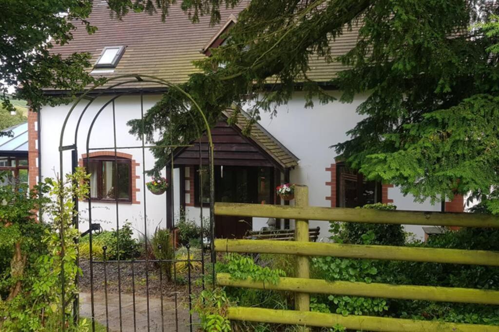 שרוסברי Rowan Cottages With Panoramic Views Of The Stiperstones And Walks On The Doorstep מראה חיצוני תמונה
